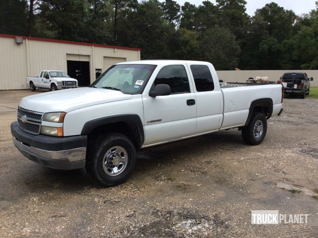 2005 Chevrolet Silverado C2500hd  Pickup Truck