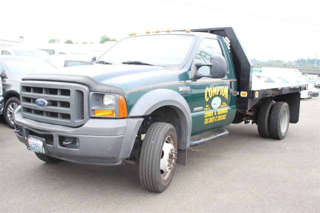 2005 Ford F550  Flatbed Truck