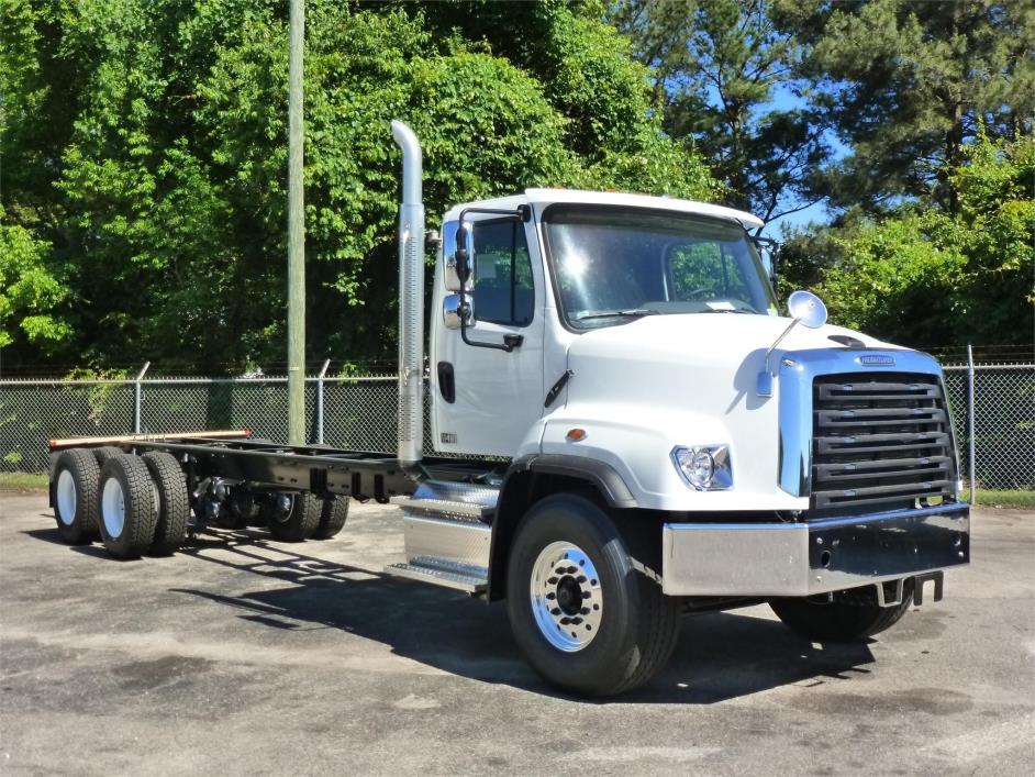 2016 Freightliner 114sd  Cab Chassis