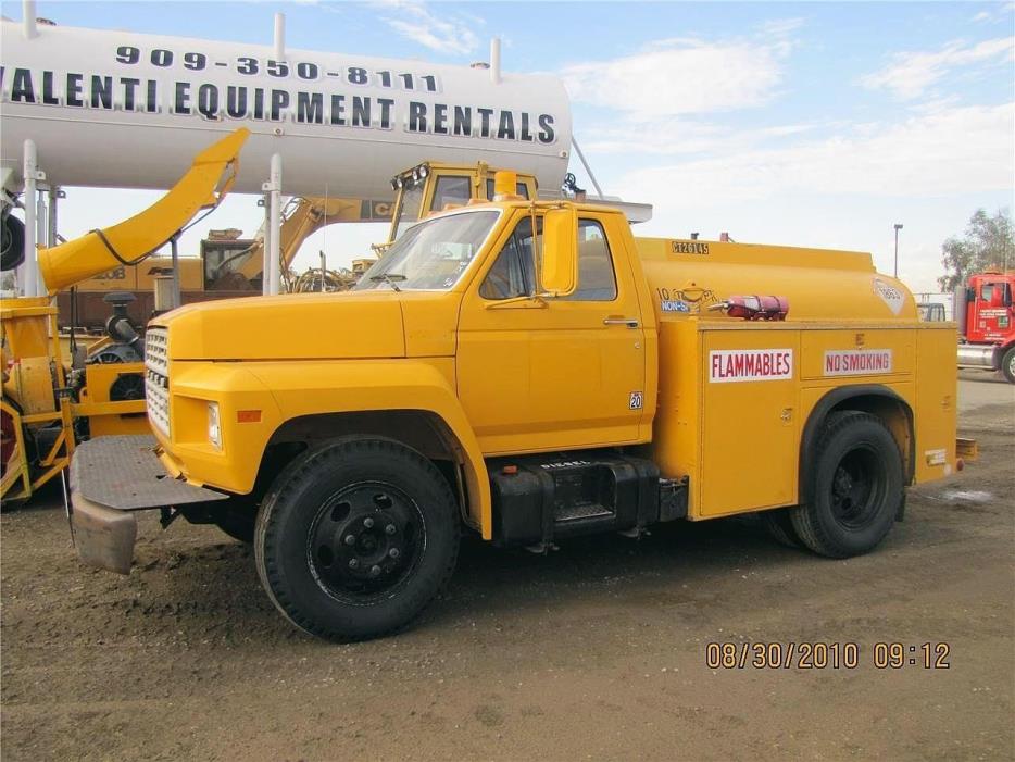 1984 Ford F600  Fuel Truck - Lube Truck