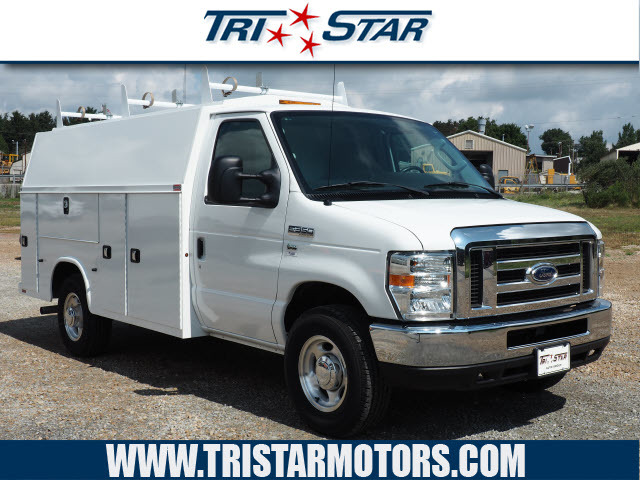 2016 Ford E-350  Cab Chassis