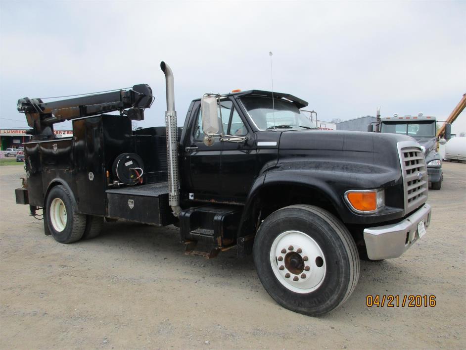 1995 Ford F800  Utility Truck - Service Truck