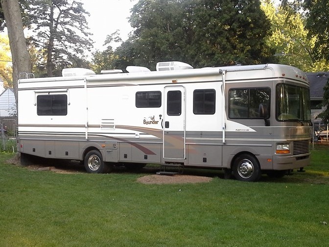 2005 Fleetwood BOUNDER 36E