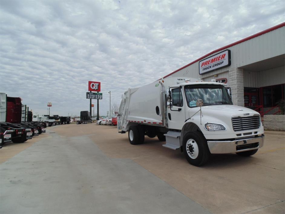 2016 Freightliner Business Class M2 106  Garbage Truck