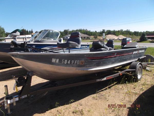 1988 Bass Tracker Fishing Boat