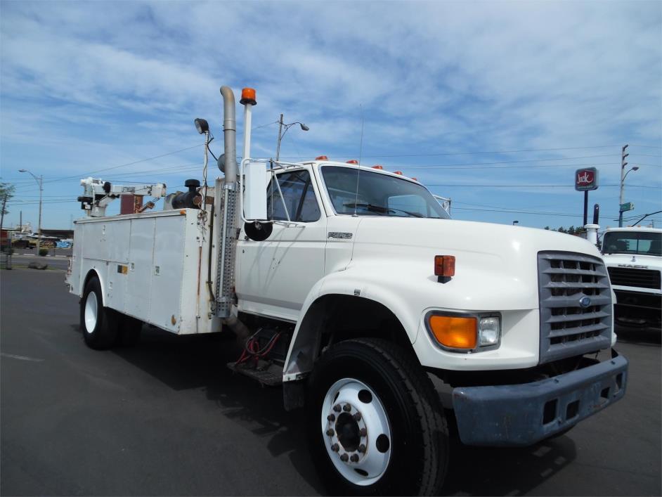 1998 Ford F800  Utility Truck - Service Truck