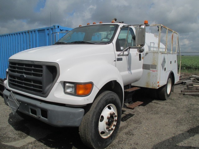 2003 Ford F750  Fuel Truck - Lube Truck