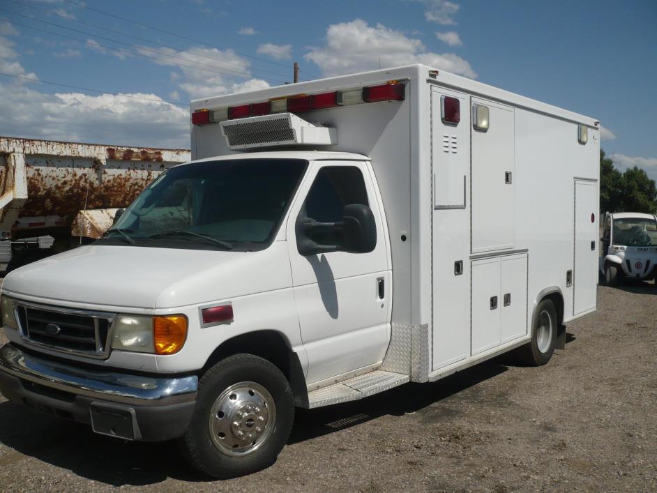 2006 Ford E350  Ambulance