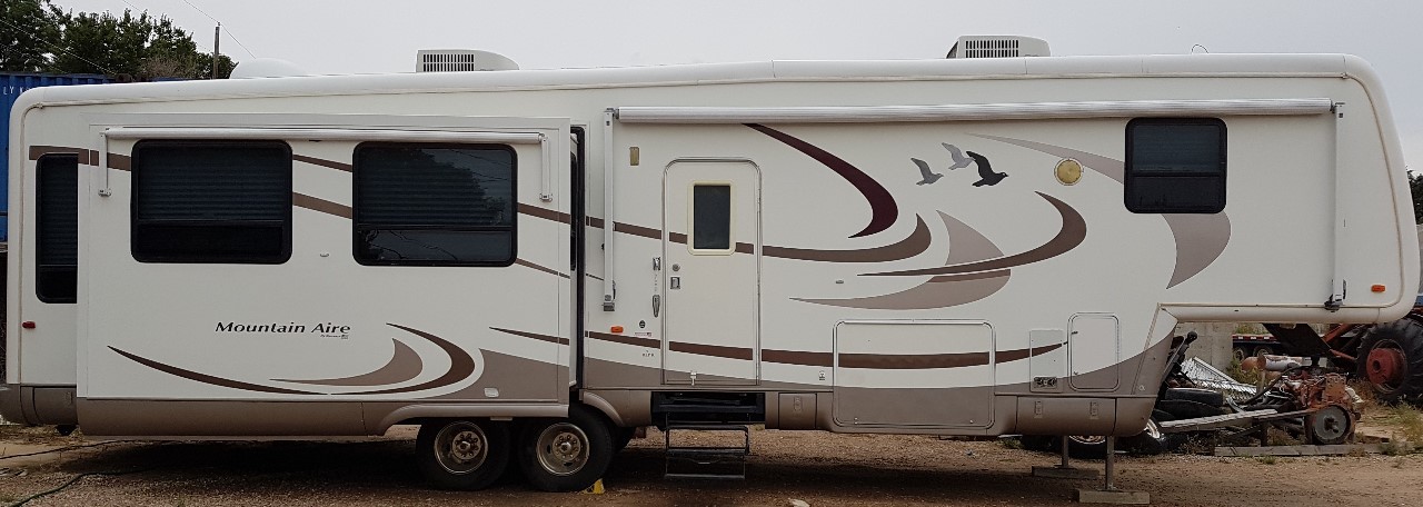 2004 Newmar MOUNTAIN AIRE 38