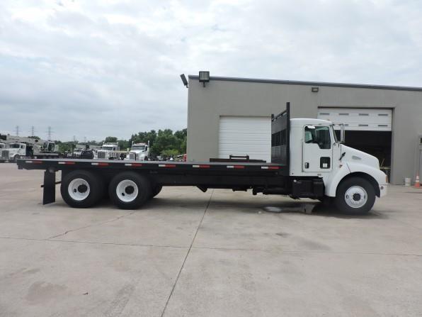 2005 Kenworth T300  Flatbed Dump