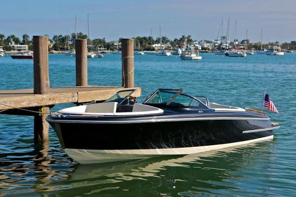 2017 Chris-Craft Carina 21