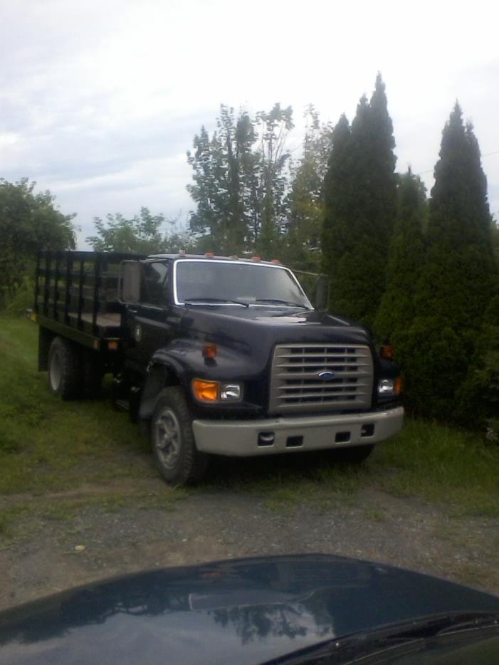 1995 Ford F700  Stake Bed