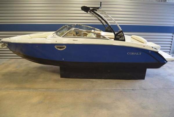 2016 COBALT BOATS R7