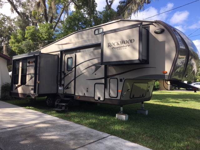 2013 Forest River ROCKWOOD SIGNATURE ULTRA 8265WS