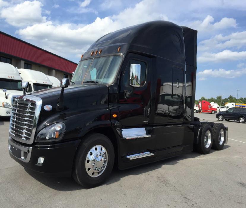2017 Freightliner Cascadia  Conventional - Day Cab