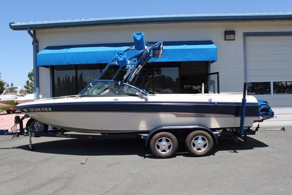 2000 Malibu Boats 23LSV ESCAPE