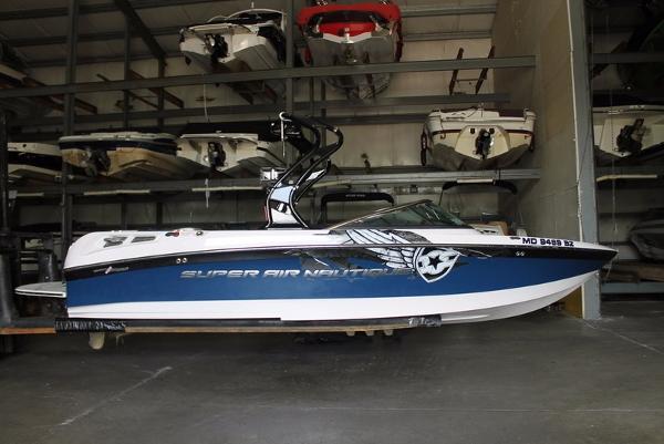 2009 Nautique Super Air 230