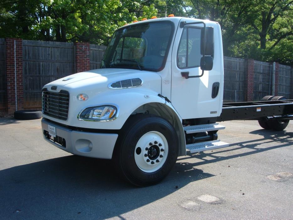 2016 Freightliner Business Class M2 106  Cab Chassis