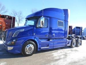 2013 Volvo Vnl64t730  Conventional - Sleeper Truck