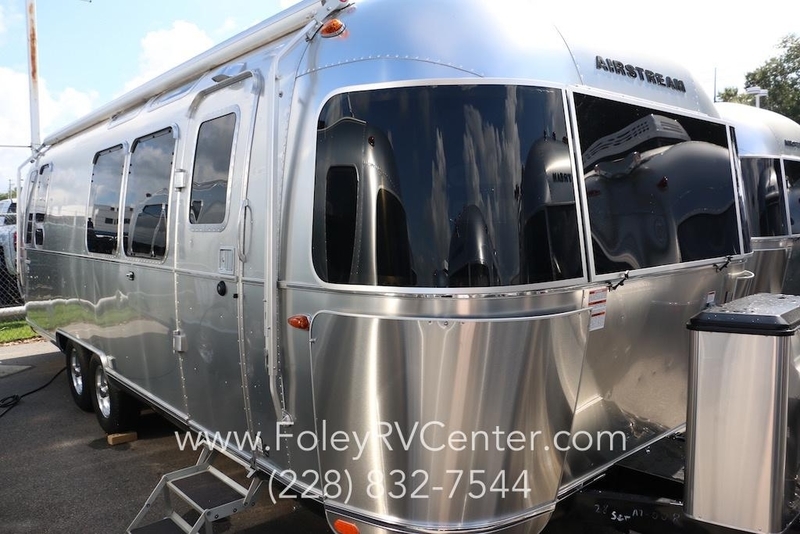 2017 Airstream International Serenity 28