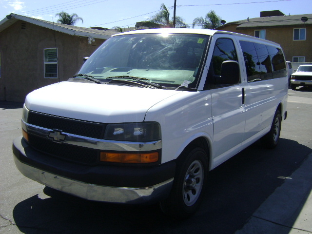 2009 Chevrolet Express 1500  Cargo Van