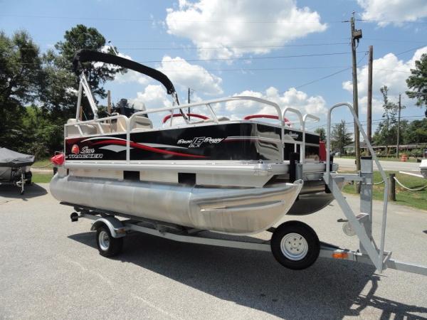 2015 Sun Tracker Bass Buggy 16 DLX