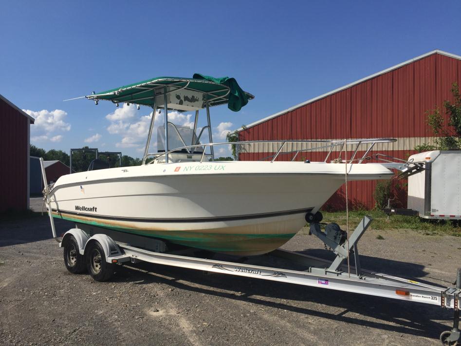 2001 Wellcraft 210 Fisherman