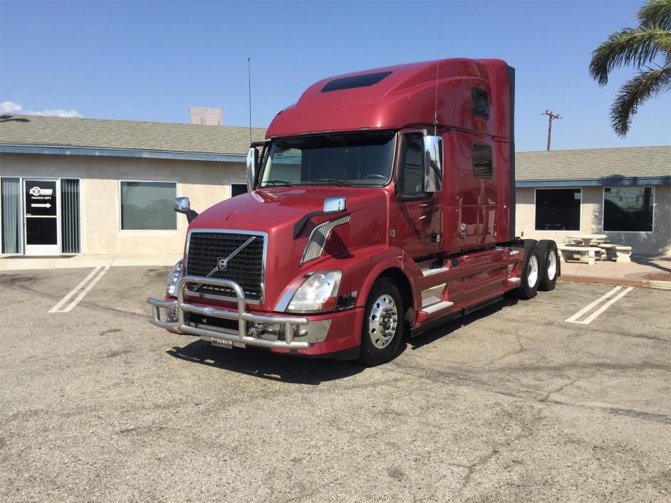 2015 Volvo Vnl64t780  Conventional - Sleeper Truck