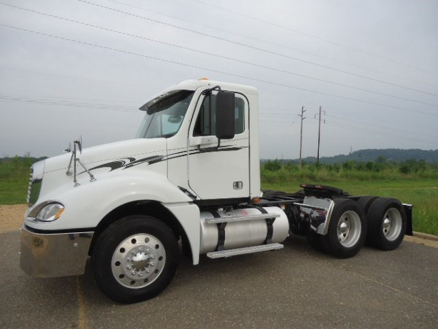 2007 Freightliner Columbia Cl12064st  Conventional - Day Cab