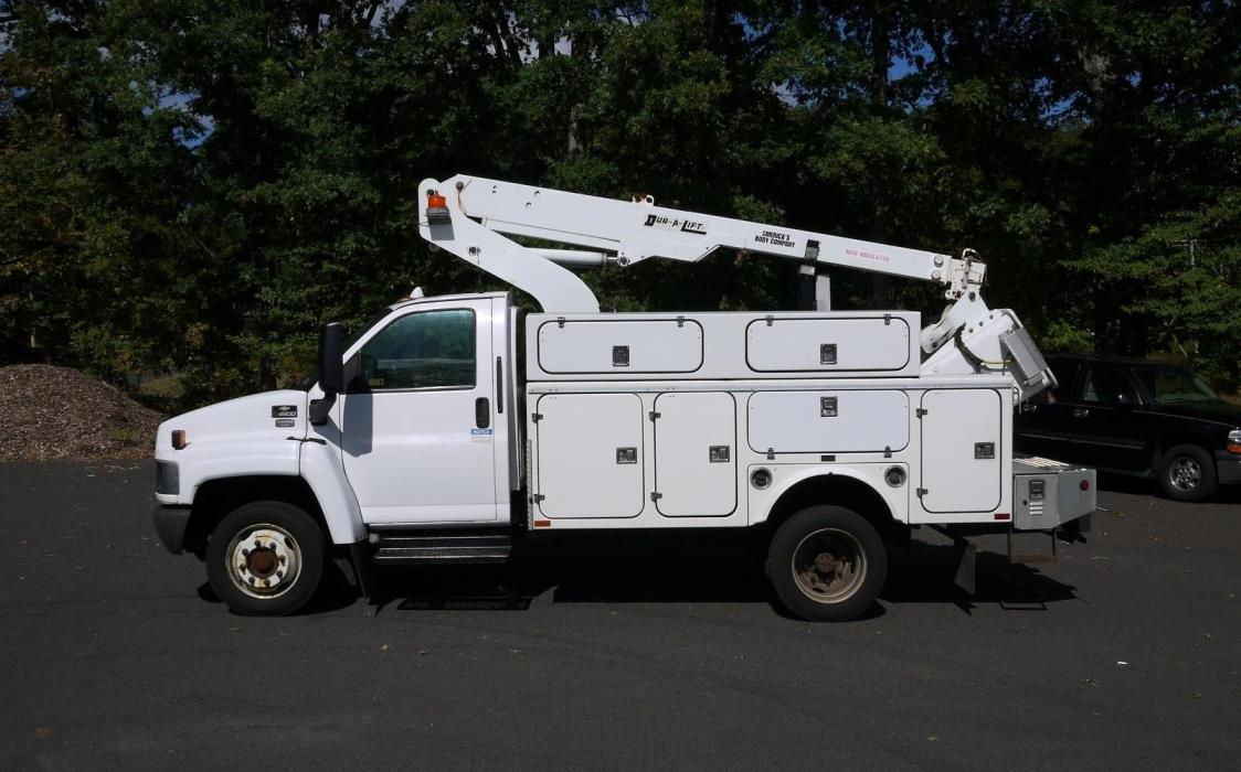 2004 Chevrolet C4500  Bucket Truck - Boom Truck