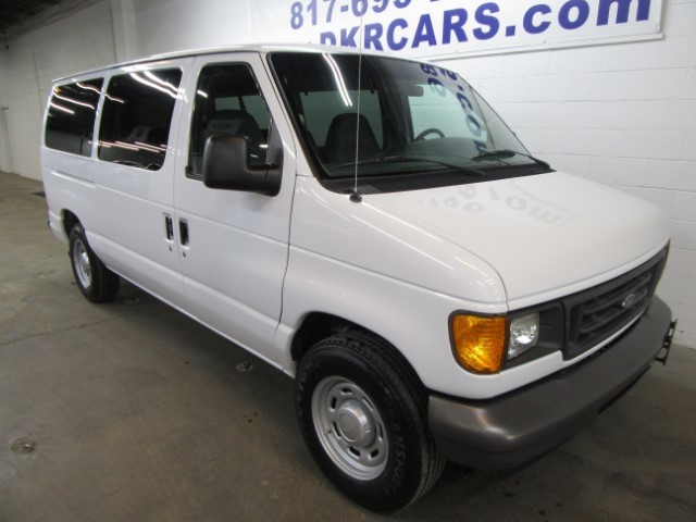 2004 Ford E-150 Xl  Crew Van