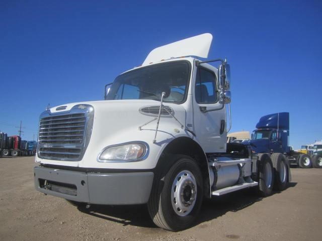 2010 Freightliner Business Class M2 112  Conventional - Day Cab