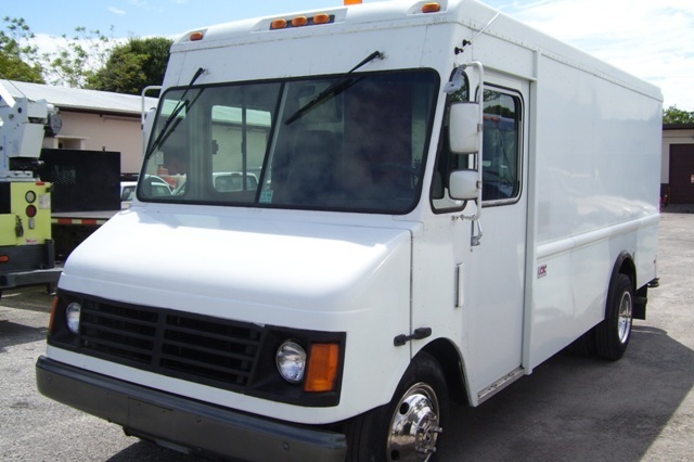 2003 Workhorse W42  Food Truck