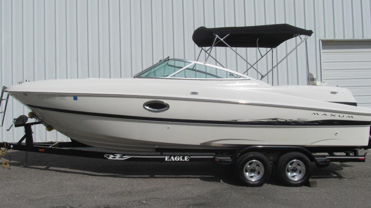 2005 Maxum 2400 Sun Deck