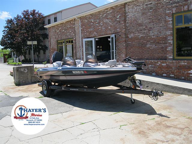 2004 TRITON BOATS TR-196