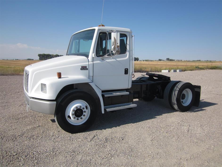 2003 Freightliner Fl70  Conventional - Day Cab