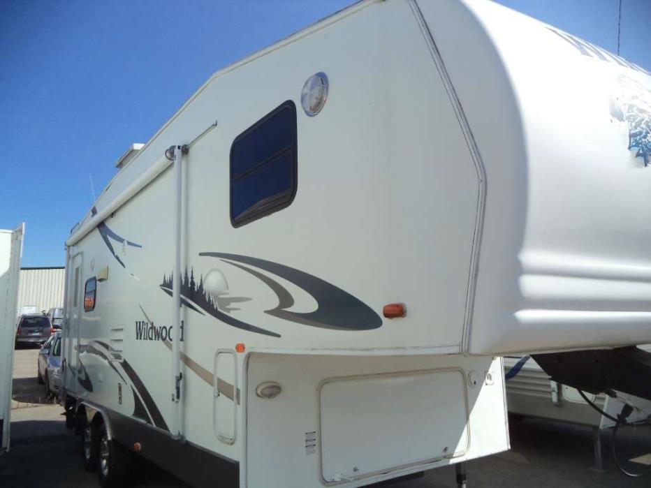 2006 Forest River Wildwood 255RLSS