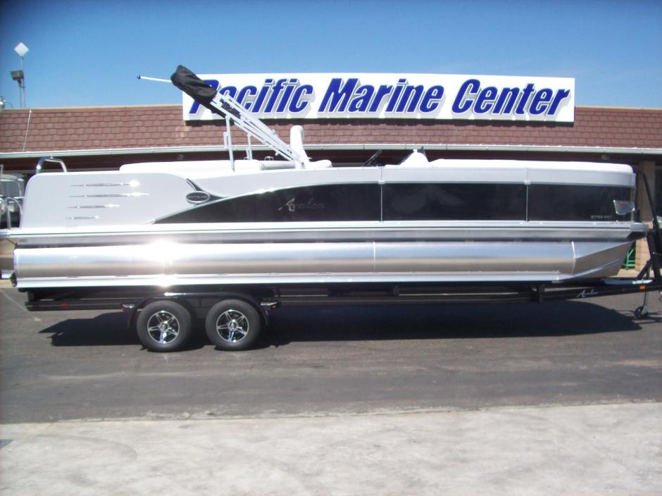 2016 Avalon Catalina Entertainer 27'