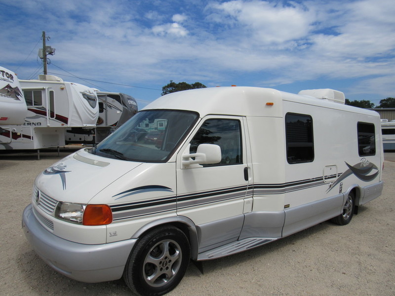 2003 Winnebago Rialta 22QD