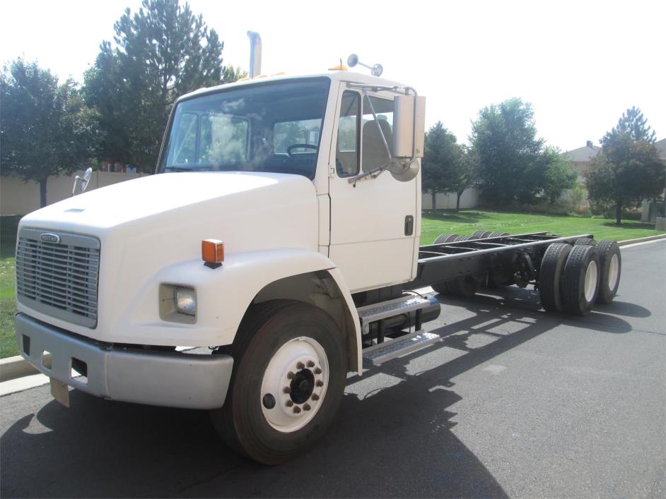 2001 Freightliner Fl80  Cab Chassis