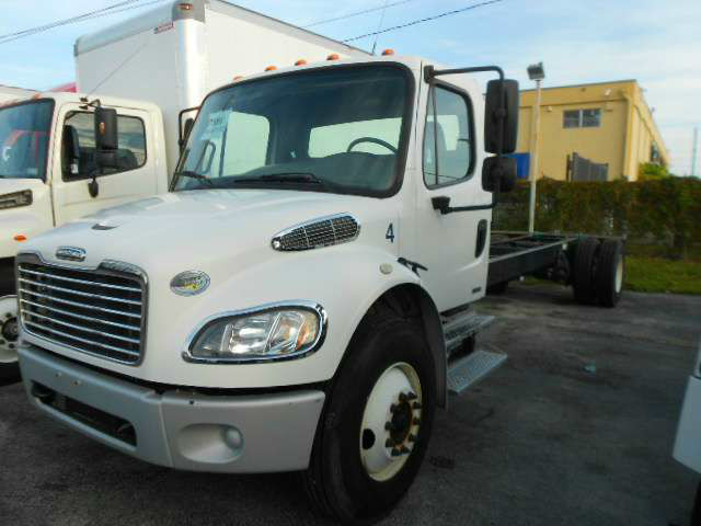 2009 Freightliner Business Class M2  Cab Chassis