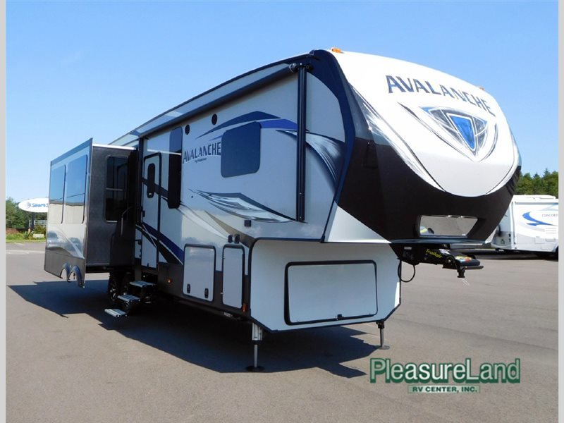 2017 Keystone Rv Avalanche 300RE