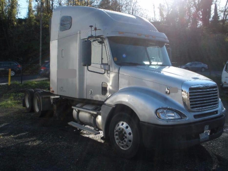 2002 Freightliner Columbia Cl12064st  Conventional - Sleeper Truck
