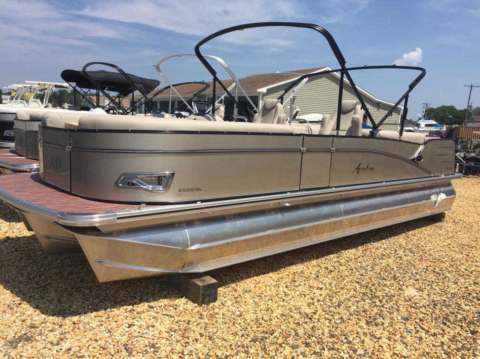 2016 Avalon 2585 Catalina Quad Lounger