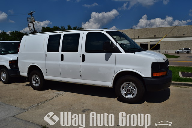 2010 Gmc Savana Cargo Van  Cargo Van