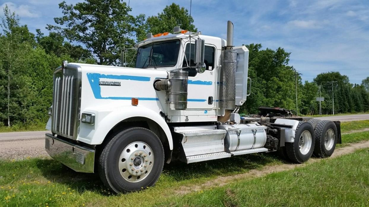 2006 Kenworth W900b  Conventional - Day Cab