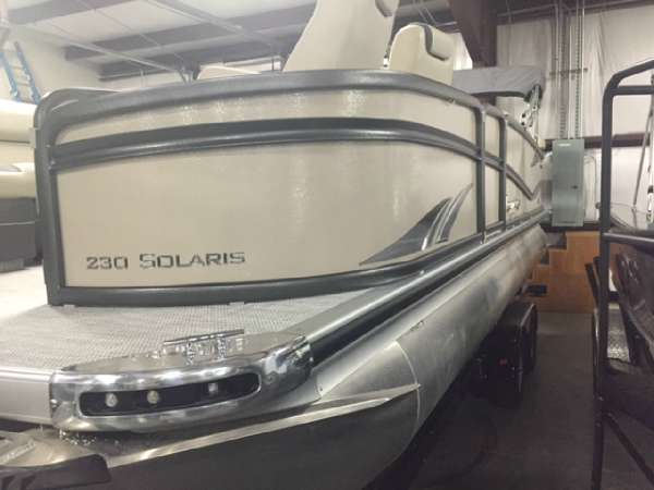 2016 PREMIER BOATS Solaris 230