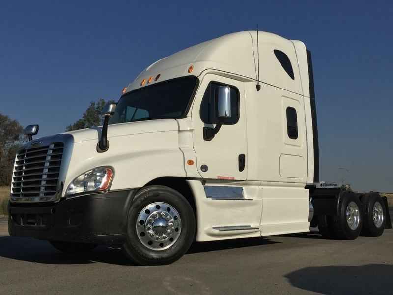 2013 Freightliner Cascadia  Conventional - Sleeper Truck