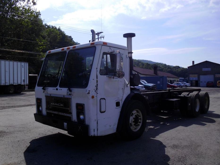 2003 Mack Le613  Cab Chassis