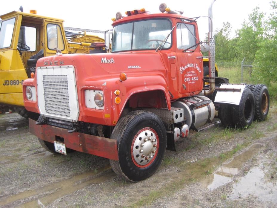 1970 Mack Rs700l  Conventional - Day Cab
